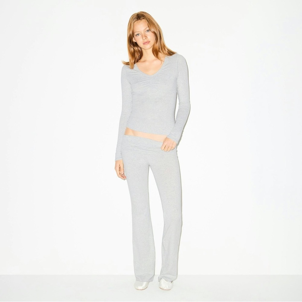 SKIMS Light Gray fold over pants